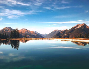 上海男篮客场得手，独占鳌头