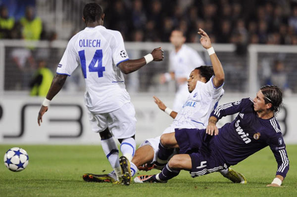 包含塞尔维亚锋线拉莫斯威猛力撞，梅开二度帮助球队胜出！的词条