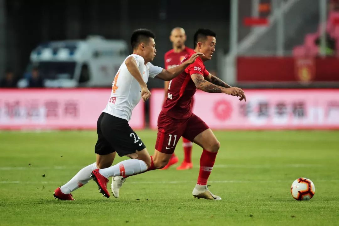 华夏战胜卓尔，积分榜上跻身前茅的简单介绍