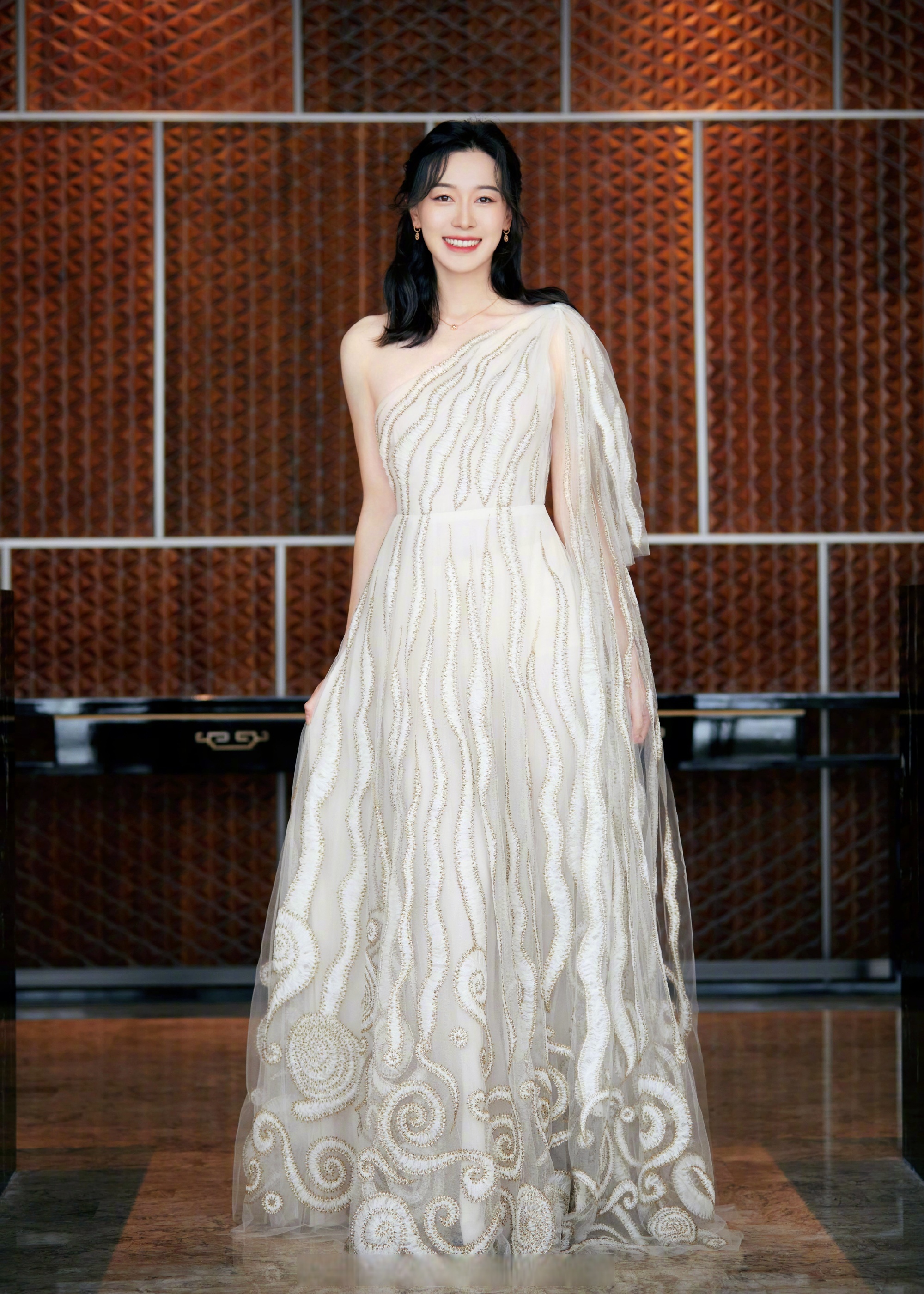 九游体育网页版入口-巨星个人秀惊艳全场，坚韧拼搏令人敬佩！的简单介绍