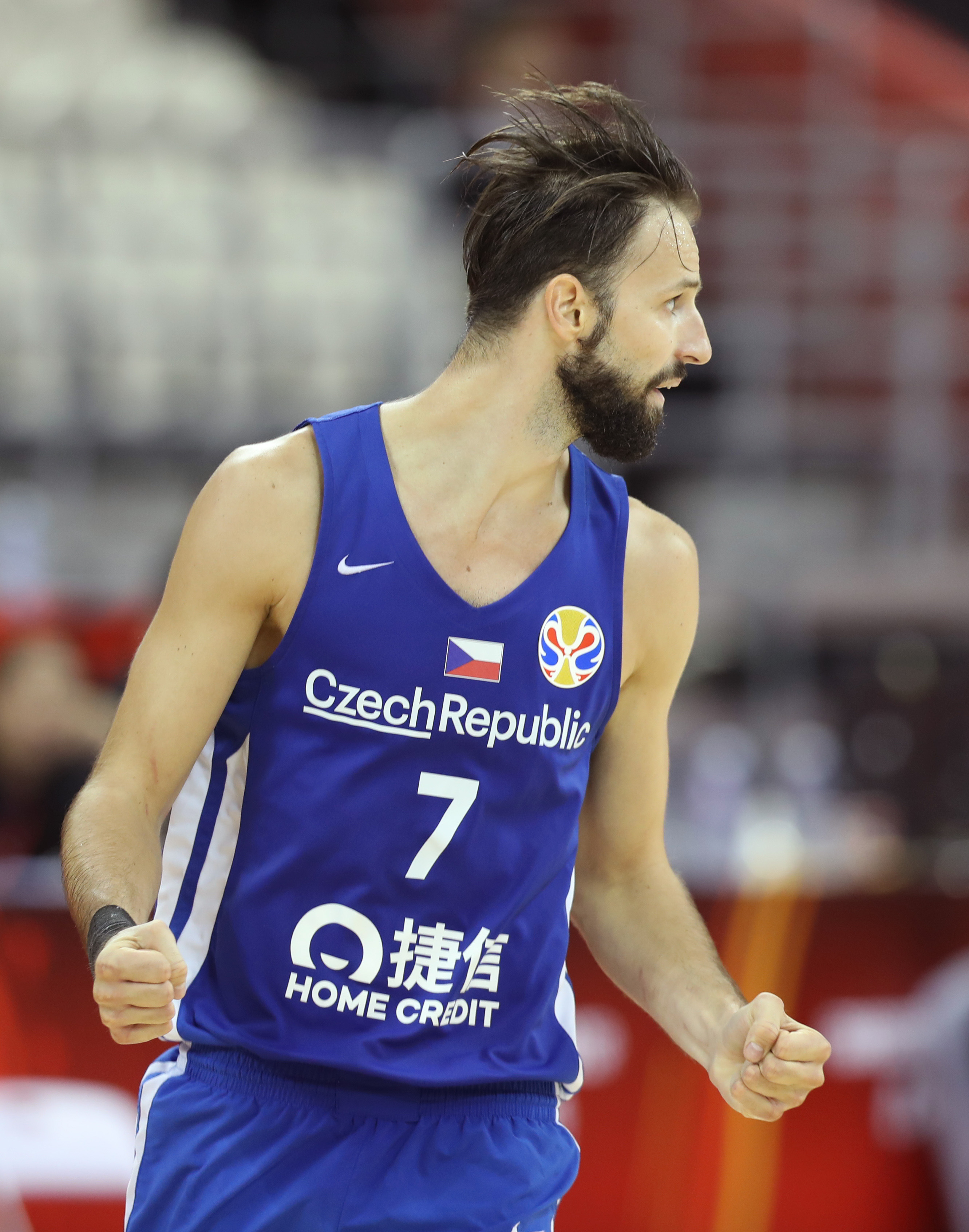 九游体育网页版-包含捷克队大胜波兰，提前锁定小组出线权的词条