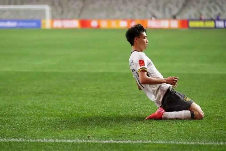 夏洛特队在最新一场比赛中实现逆袭,取得胜利的简单介绍 夏洛特队在最新一场比赛中实现逆袭,取得胜利的简单介绍