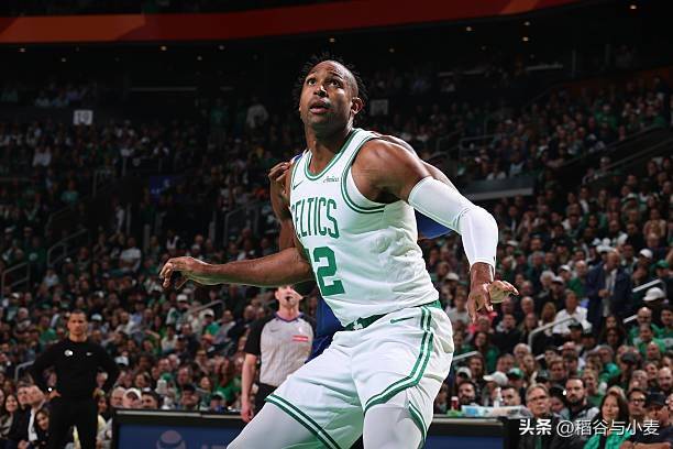 包含凯尔特人全队篮板数领先：内线力量成为得分保障的词条