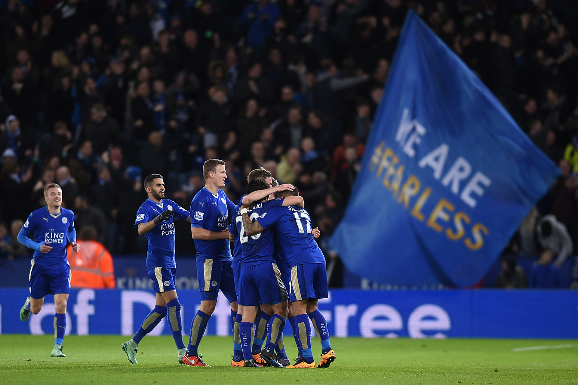 曼城擒下切尔西英超卫冕之路再添胜利