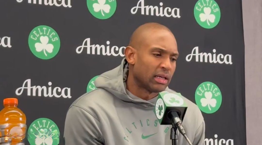 九游体育中国官网-凯尔特人擒雄鹿，霍福德剑指盖帽之王！