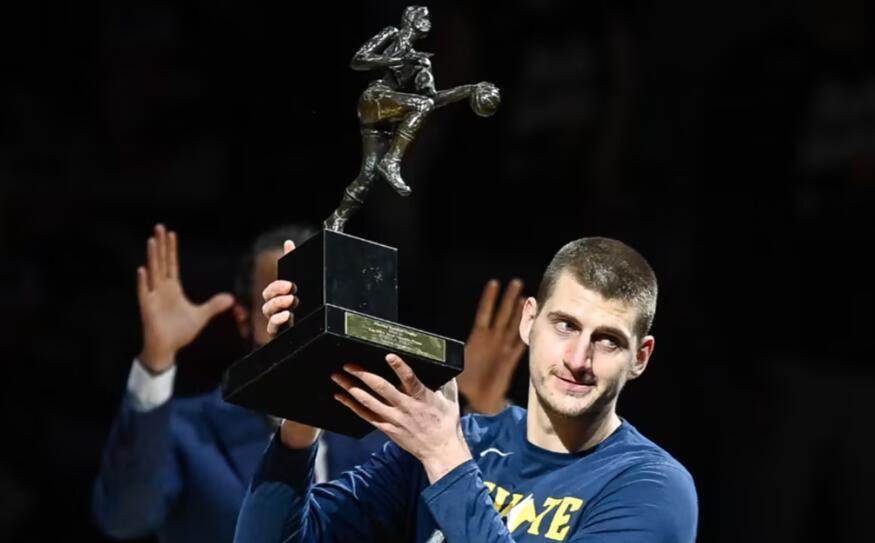 九游体育app下载-赛季表现稳定，顶级球员稳坐主力