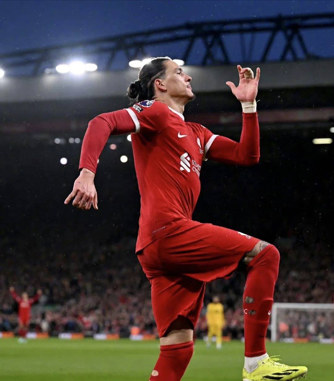 利物浦主场连胜，锋线表现抢眼