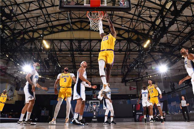 包含热火击败魔术，波普全面发挥的词条