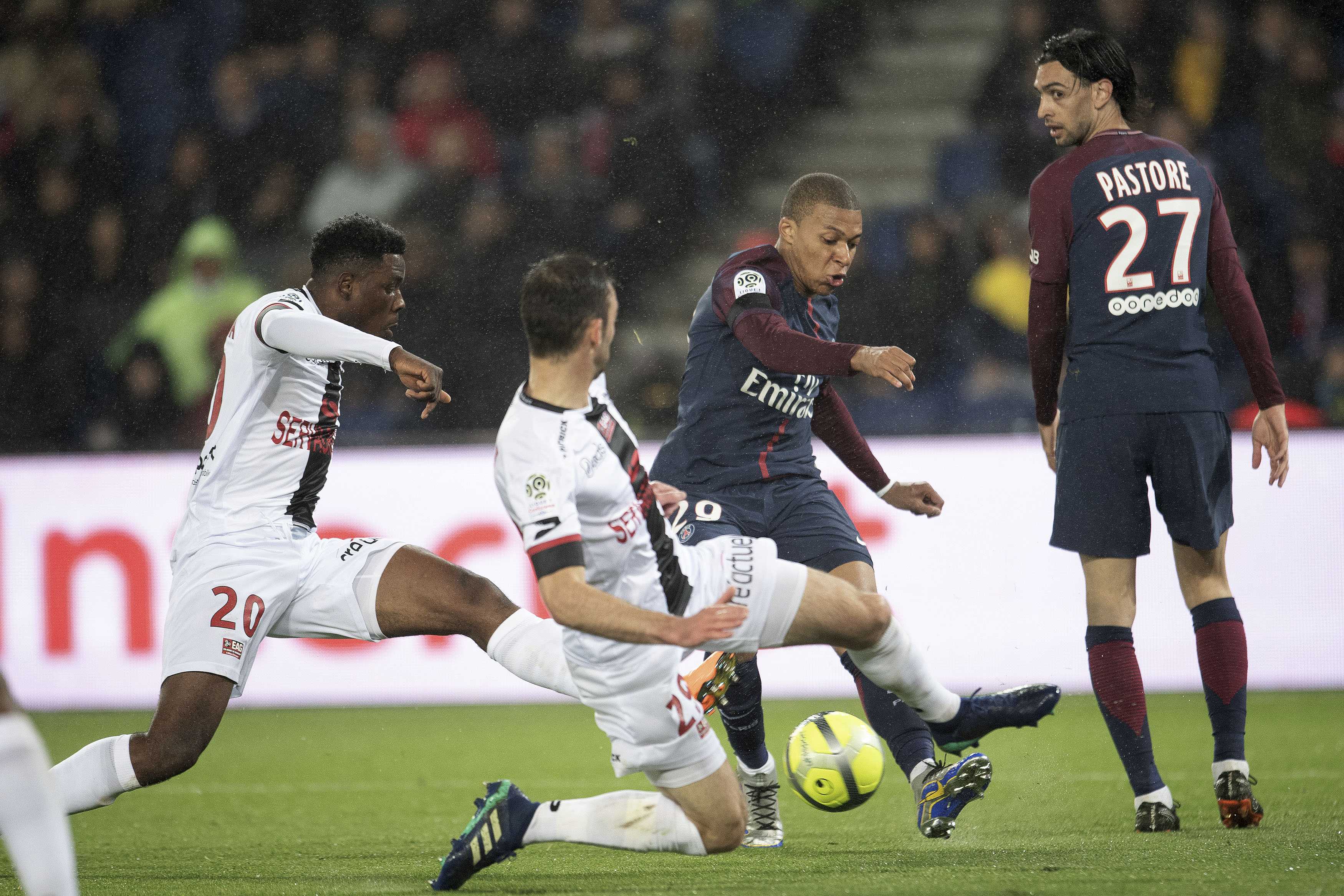 九游体育在线登录-甘冈战胜昂热：法甲升降级之争再添变数