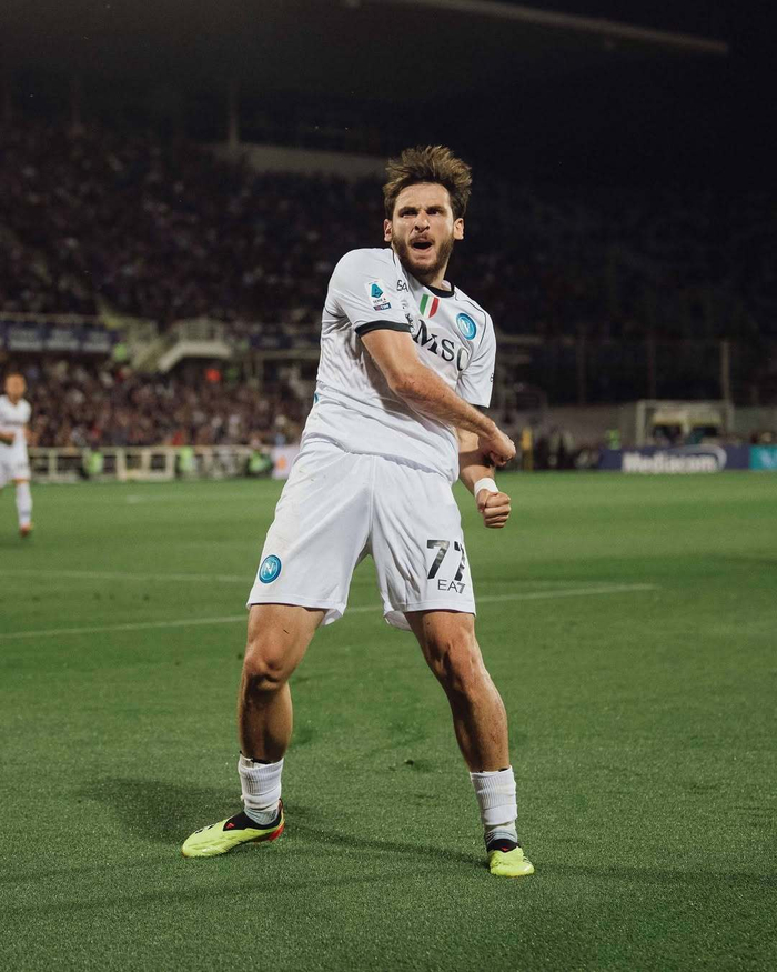 九游体育官方登录入口-那不勒斯门将神勇扑救，保持不败的简单介绍