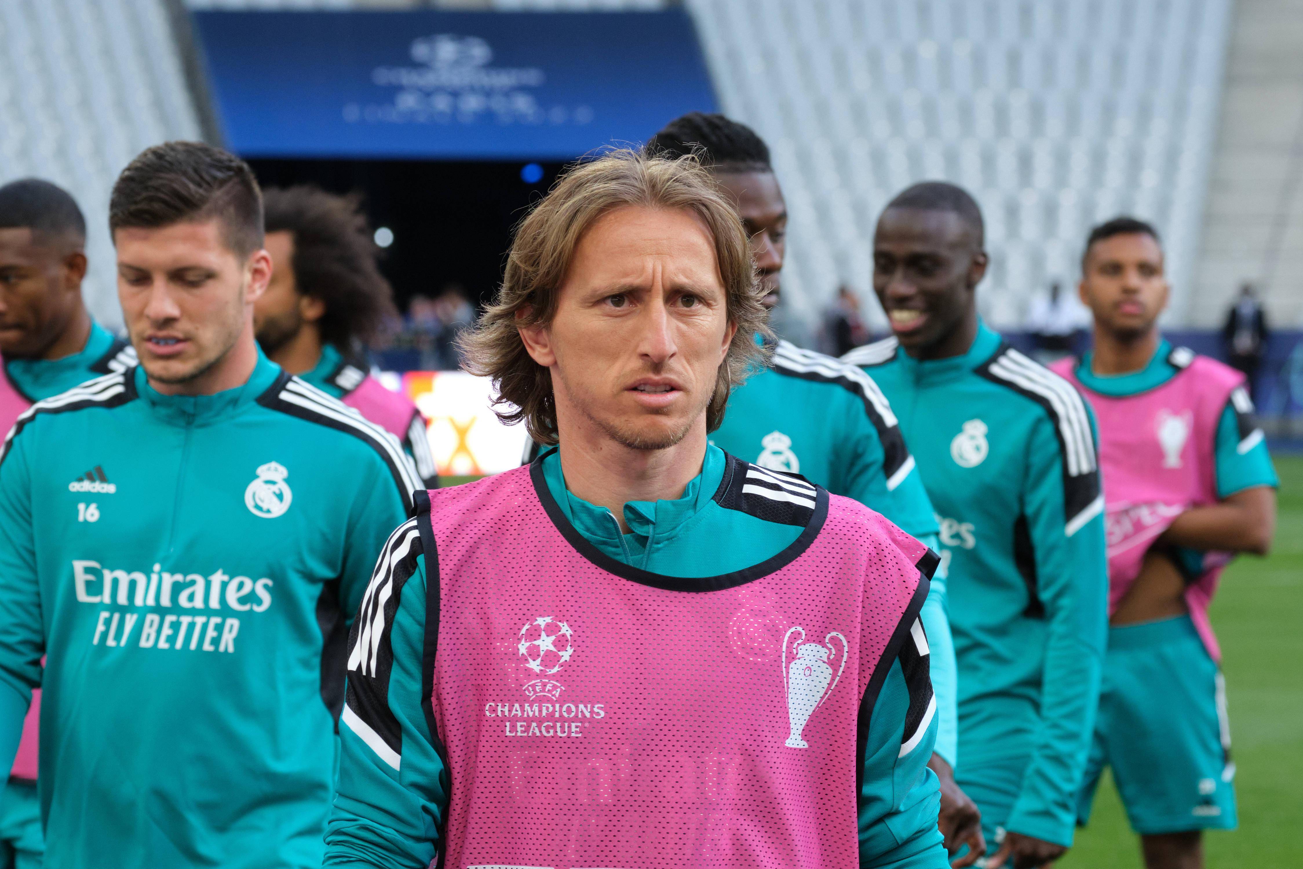 九游体育官网入口-皇马梦断决赛，连夺三冠难遂的简单介绍